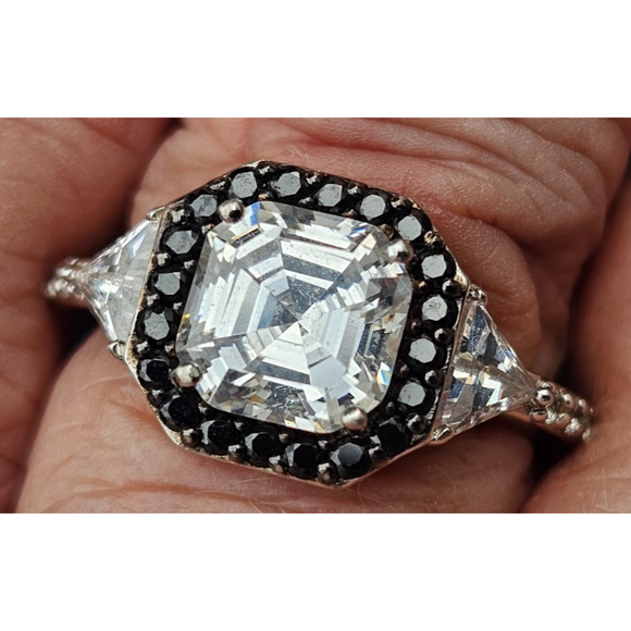 Vintage Cubic Zirconia Black Onyx 925 Sterling Silver Ring - Size 6 - Picture 1 of 6